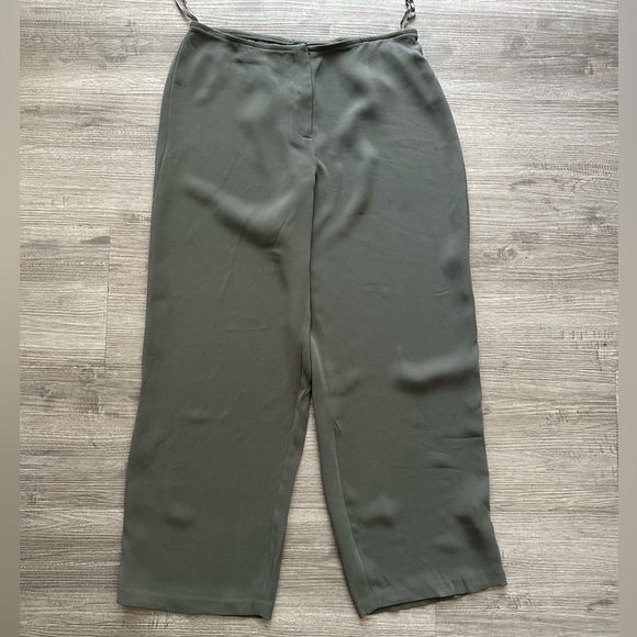 Eileen Fisher Pants - Eileen Fisher Washable Silk Georgette
Crepe Wide Leg Pants  Sz M petite Elastic